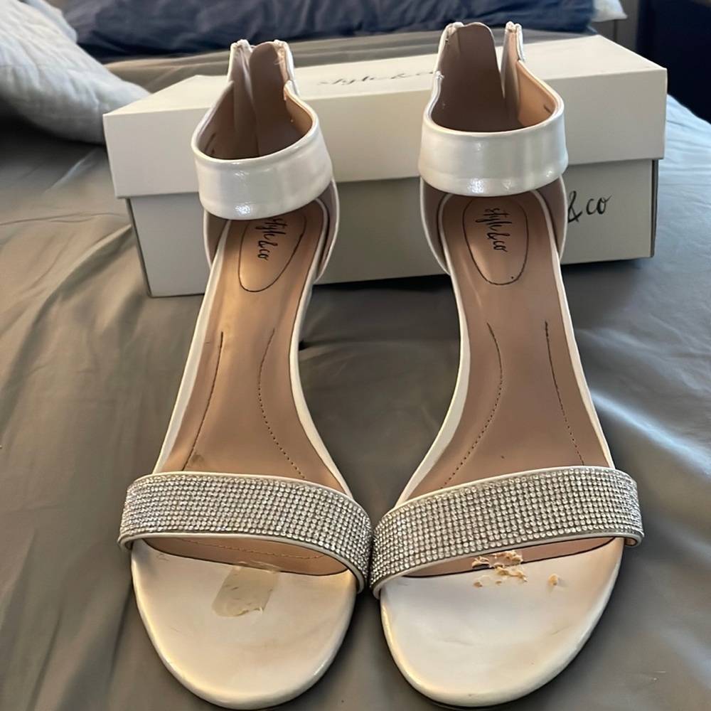 White silver open toed heels